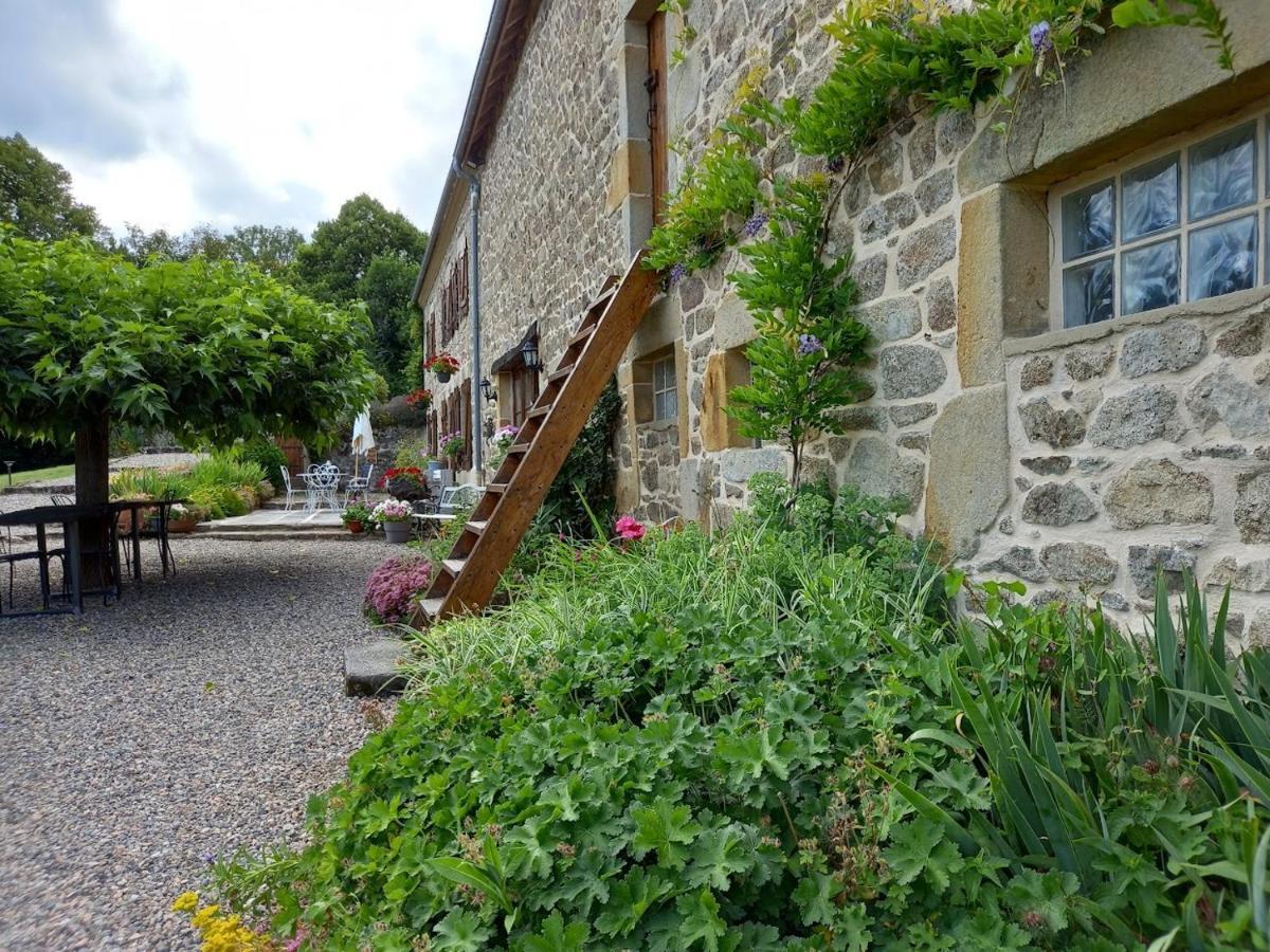 La Belle Ame Bed & Breakfast Saint-Priest-des-Champs Exterior photo